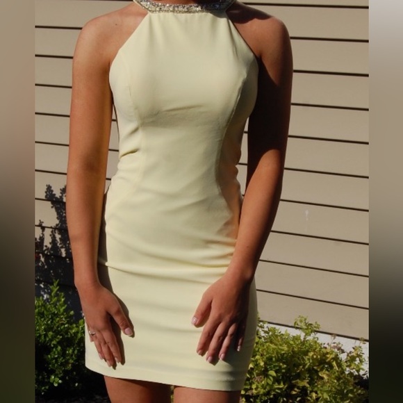 soft yellow semi formal dress - Picture 4 of 4